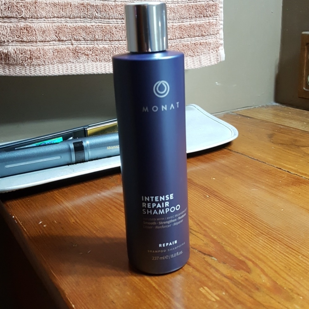 Brand new Monat Intense repair shampoo